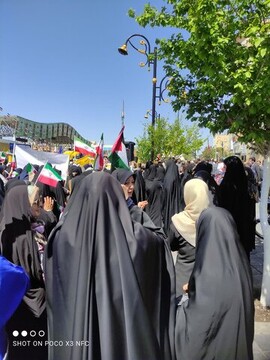 حضور طلاب موسسه آموزش عالی ریحانة الرسول ساوه در اجتماع بزرگ حامیان حمله به هیمنه رژیم منحوس اسرائیل