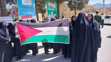 تصاویر/حضور طلاب مدرسه علمیه معصومیه تفرش در حمایت از پاسخ کوبنده سپاه پاسداران به رژیم کودک کش صهیونیستی