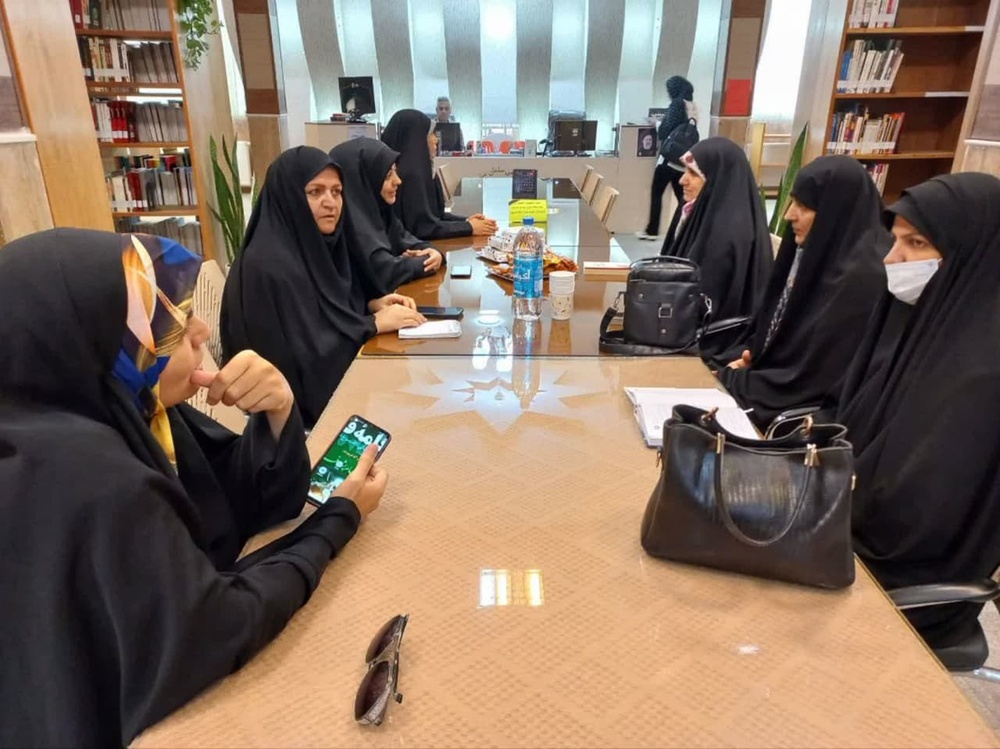 برگزاری نشست کتابخوان پیرامون اربعین شهدای خدمت در ساوه