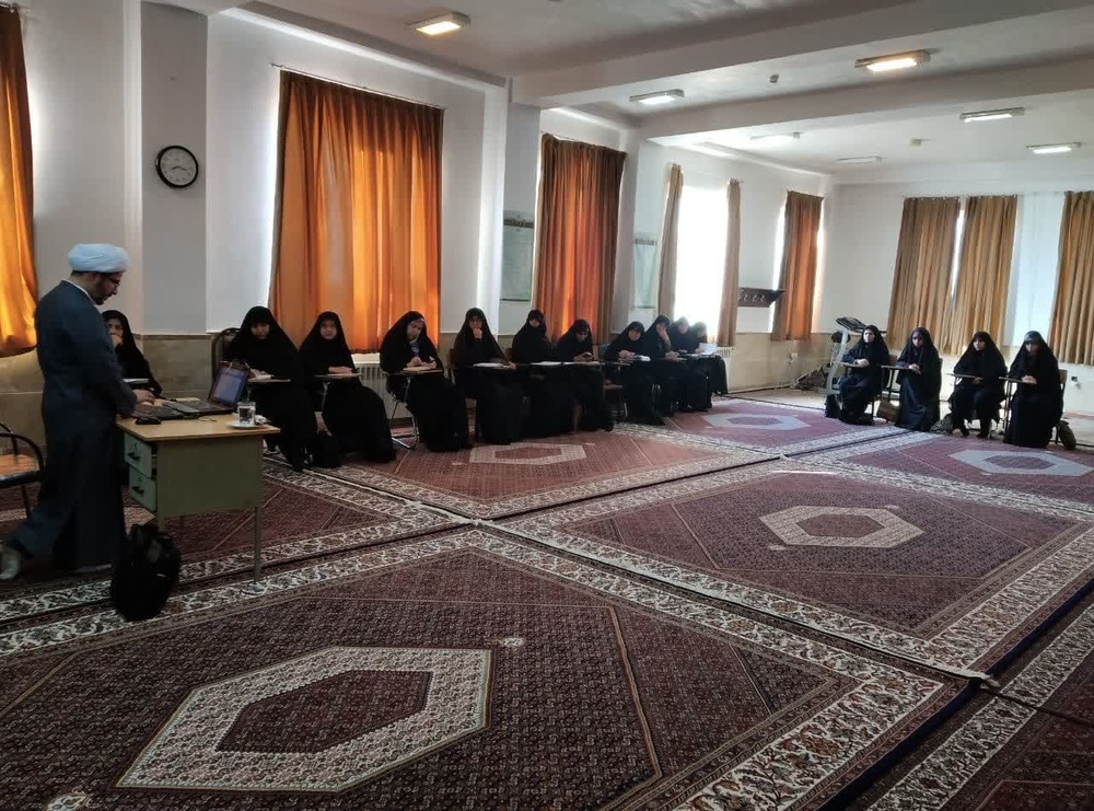 برگزاری کارگاه مهارت مقالهنویسی در مدرسه علمیه خدیجهکبری زنجان برگزاری کارگاه مهارت مقالهنویسی در مدرسه علمیه خدیجهکبری زنجان
