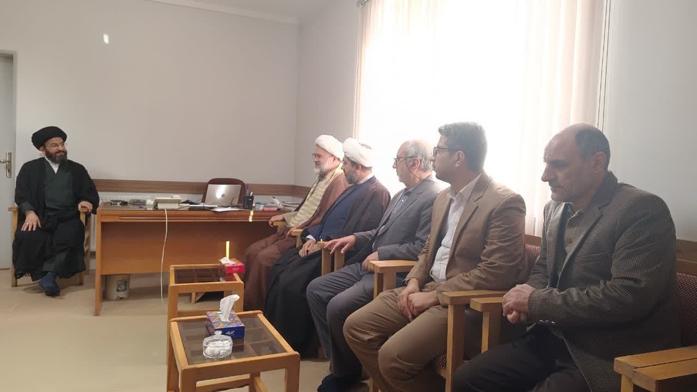 نماینده ولی فقیه در استان زنجان با مدیران و اعضای هیأت امناء مدارس علمیه خواهران دیدار کرد نماینده ولی فقیه در استان زنجان با مدیران و اعضای هیأت امناء مدارس علمیه خواهران دیدار کرد