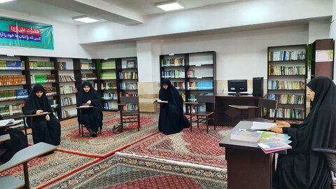 معرفی کتاب "خانواده درمانی" در اراک
