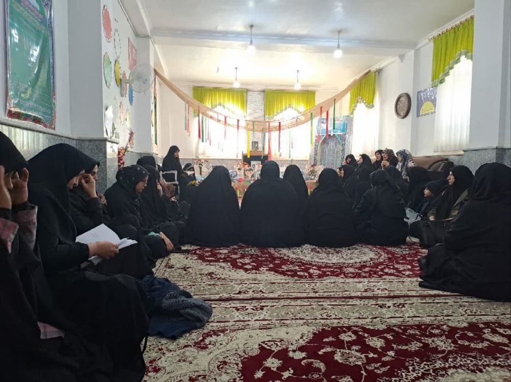 مراسم یادواره شهدا با عنوان لاله‌های روشن در بسطام برگزار شد
