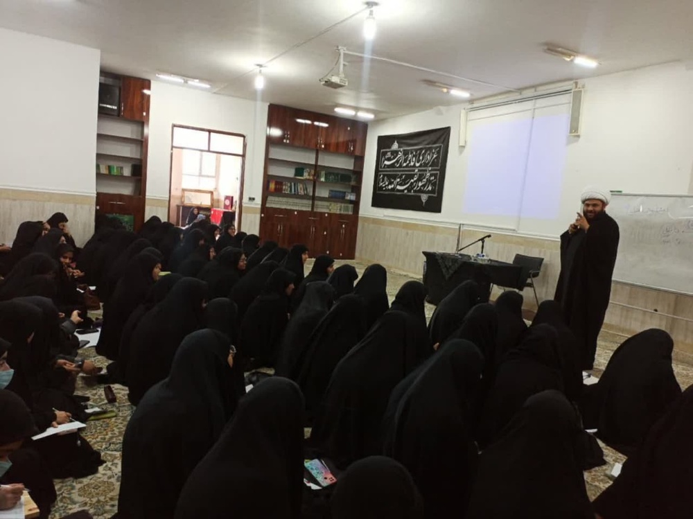 رسیدن به جامعه آرمانی با پذیرش ولایت اهل‌بیت علیهم‌السلام