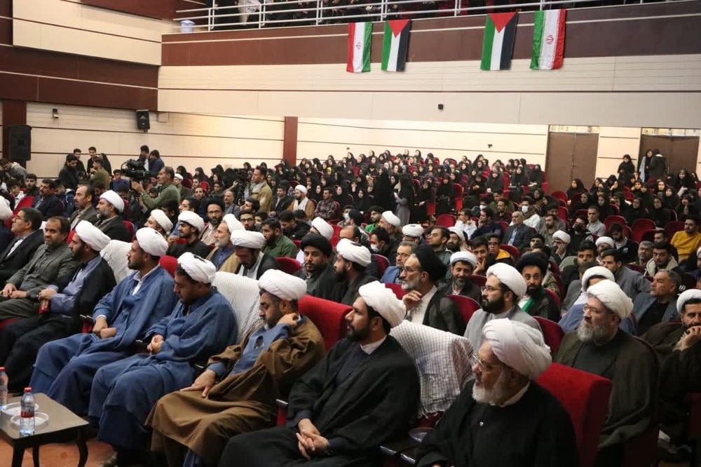 گردهمایی طلاب بسیجی در هفته بسیج و اعلام انزجار نسبت به مستکبران