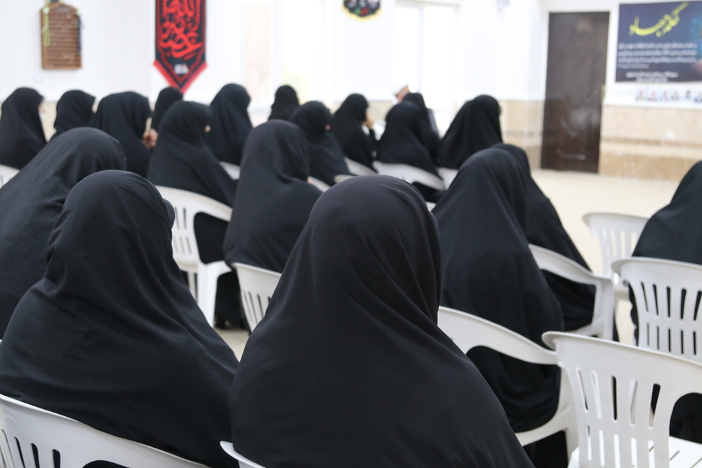 تصاویر/ جلسه درس اخلاق نماینده ولی فقیه در استان بوشهر در مدرسه علمیه خواهران بوشهر