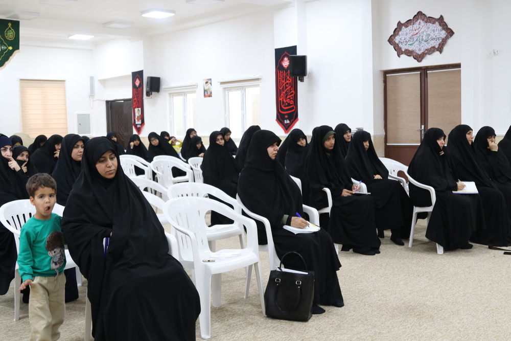 تصاویر/ جلسه درس اخلاق نماینده ولی فقیه در استان بوشهر در مدرسه علمیه خواهران بوشهر