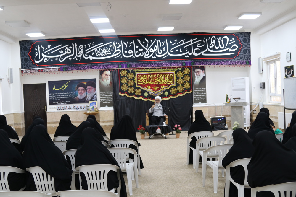 تصاویر/ جلسه درس اخلاق نماینده ولی فقیه در استان بوشهر در مدرسه علمیه خواهران بوشهر