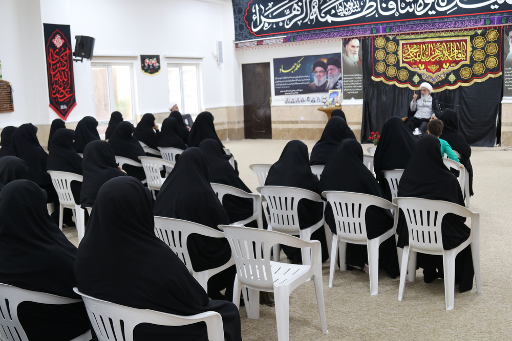 تصاویر/ جلسه درس اخلاق نماینده ولی فقیه در استان بوشهر در مدرسه علمیه خواهران بوشهر