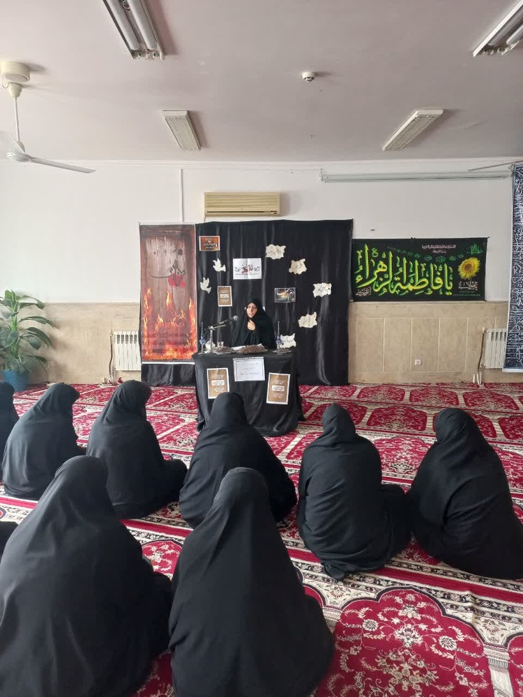 الگوبرداری از حضرت زهرا(س) مورد توجه طلاب قرار گیرد