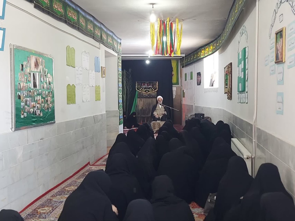 بازدید مدیر و معاونان حوزه علمیه خواهران استان یزد از مدرسه علمیه فاطمیه اشکذر