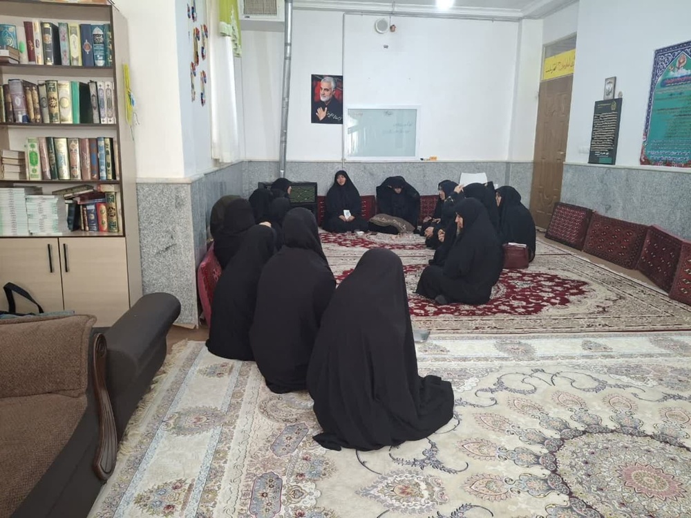 نشست هم‌اندیشی قرآنی و اسلامی با موضوع تربیت فرزند 