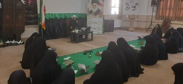 هدف از خلقت انسان, تحقق انسانیت همراه با اخلاق است