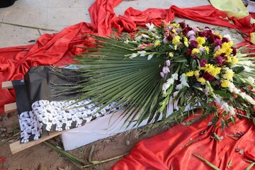 تصاویر/ تشییع و خاکسپاری شهید گمنام در مرکز مدیریت حوزه‌های علمیه خواهران