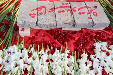 تصاویر/ تشییع و خاکسپاری شهید گمنام در مرکز مدیریت حوزه‌های علمیه خواهران