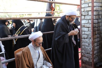 تصاویر/ تشییع و خاکسپاری شهید گمنام در مرکز مدیریت حوزه‌های علمیه خواهران