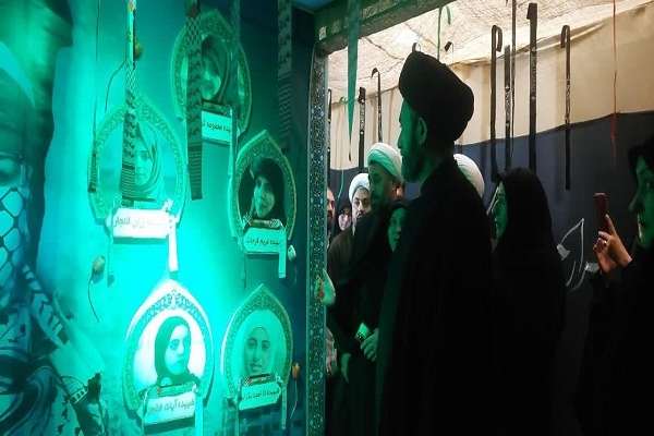 نمایشگاه "در امتداد یاس" در مدرسه علمیه خواهران اردبیل افتتاح شد