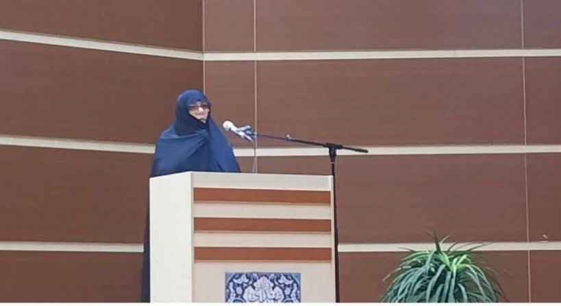 بانوان با جهاد سیاسی در حفظ ارزش‌های اسلامی فعالیت کنند
