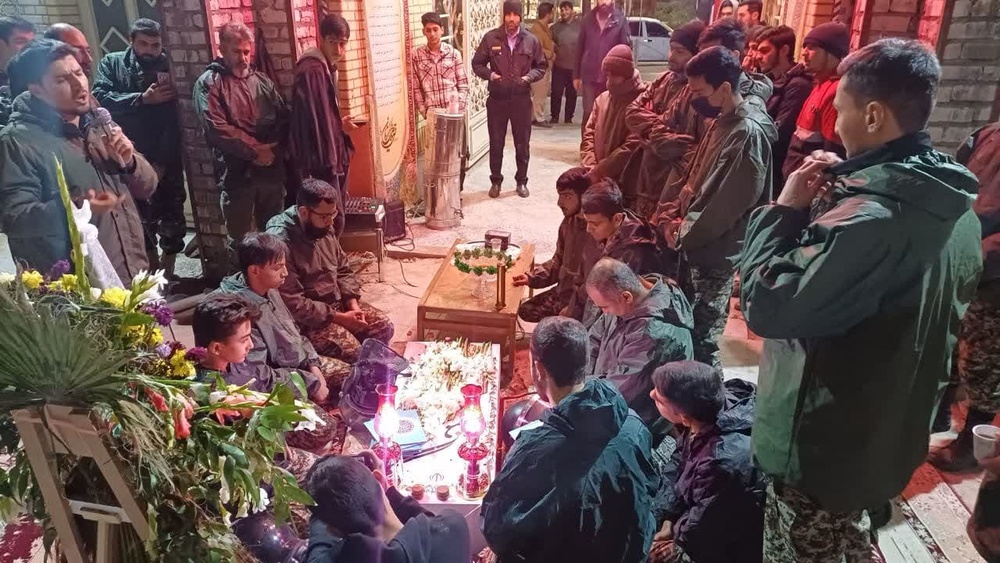 بسیجیان حوزه مقاومت بسیج شهید رجایی به میهمانی غبارروبی شهید گمنام رفتند