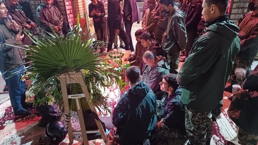 بسیجیان حوزه مقاومت بسیج شهید رجایی به میهمانی غبارروبی شهید گمنام رفتند