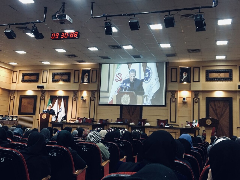 دولت به افزایش حضور زنان در تصمیم‌گیری اهتمام دارد