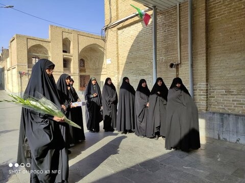 تصاویر/ مراسم گلباران مزار شهدای گمنام در ساوه