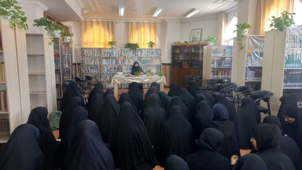  نشست علمی در مدرسه علمیه حضرت معصومه علیهاالسلام شاهرود 