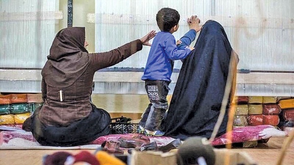 نزدیک ۳ هزار بانوی سرپرست خانوار زنجانی مستمری دریافت می‌کنند