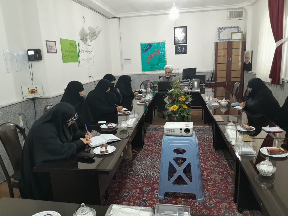 کارگاه آموزشی_پژوهشی با موضوع آشنایی با فرقه بهائیت در بسطام برگزار شد
