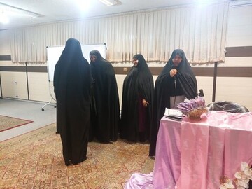 تصاویر/ تقدیر از برگزیدگان پژوهش و شرکت کنندگان در مناظرات دانشجویی در اراک