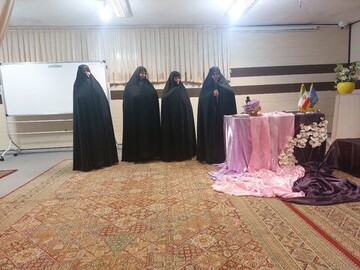 تصاویر/ تقدیر از برگزیدگان پژوهش و شرکت کنندگان در مناظرات دانشجویی در اراک