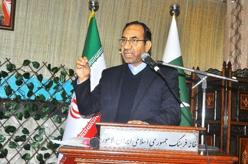 سیره عملی حضرت زهرا (س) راهنمایی برای زنان امروز است