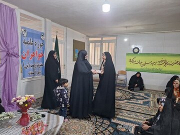 تصاویر/ جشن ولادت باسعادت حضرت فاطمه (س) در مدرسه علمیه حضرت زینب (س)آستانه