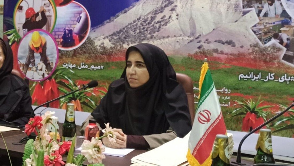 بانوان متعهد ایلامی در مناصب بالای اداری به کارگیری شوند