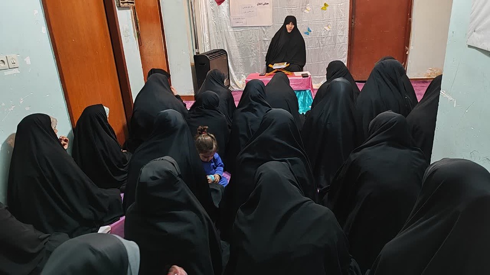 طلاب باید الگوی اخلاق و قانون مداری باشند