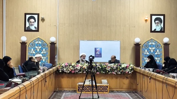 تمرکز علامه مصباح یزدی بر تربیت نیروهای فکری و فرهنگی بود تمرکز علامه مصباح یزدی بر تربیت نیروهای فکری و فرهنگی بود