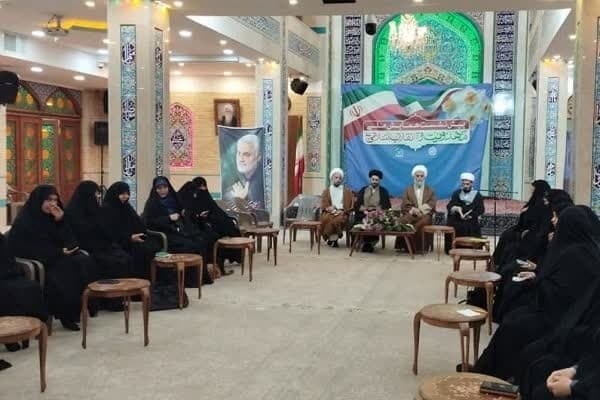 نشست اخلاقی کارکنان و اساتید مدارس علمیه خواهران شیراز 