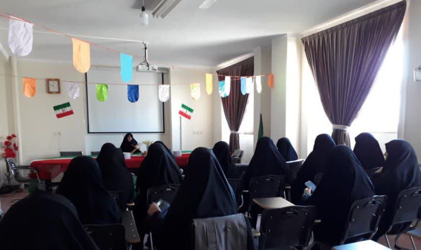 در نشستی نقش روحانیت در شکل‌گیری و پیروزی انقلاب بررسی شد