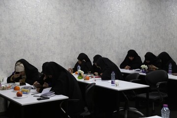 تصاویر/ کارگاه آموزش خبرنویسی ویژه رابطین خبری مدارس علمیه خواهران خوزستان