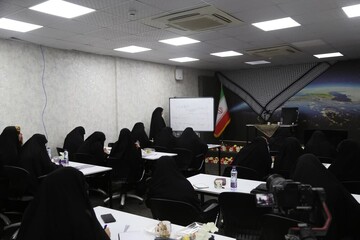 تصاویر/ کارگاه آموزش خبرنویسی ویژه رابطین خبری مدارس علمیه خواهران خوزستان