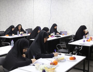 تصاویر/ کارگاه آموزش خبرنویسی ویژه رابطین خبری مدارس علمیه خواهران خوزستان