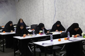 تصاویر/ کارگاه آموزش خبرنویسی ویژه رابطین خبری مدارس علمیه خواهران خوزستان