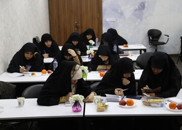 تصاویر/ کارگاه آموزش خبرنویسی ویژه رابطین خبری مدارس علمیه خواهران خوزستان