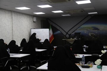 تصاویر/ کارگاه آموزش خبرنویسی ویژه رابطین خبری مدارس علمیه خواهران خوزستان