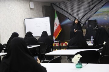 تصاویر/ کارگاه آموزش خبرنویسی ویژه رابطین خبری مدارس علمیه خواهران خوزستان