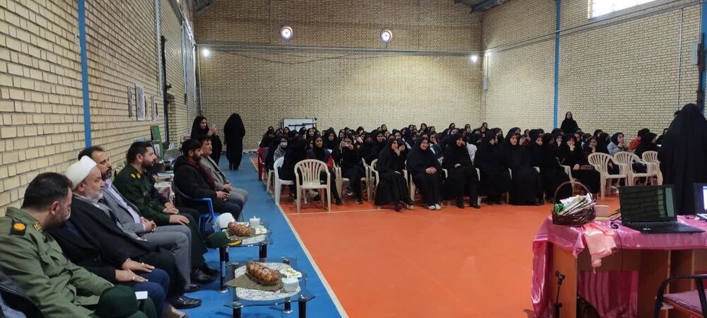 انقلاب اسلامی و نقش آن در خودباوری دانش‌آموزان