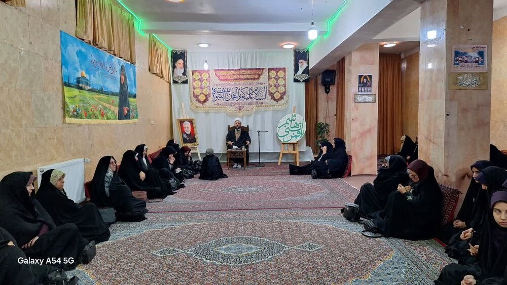 بانوان نقش مهمی در پیروزی انقلاب اسلامی داشتند