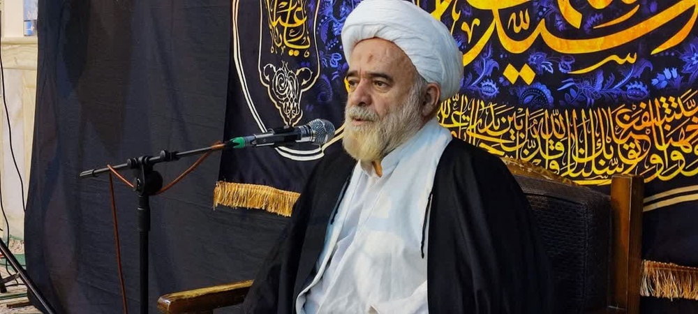 طلاب باید قناعت را سرلوحه زندگی خود قرار دهند