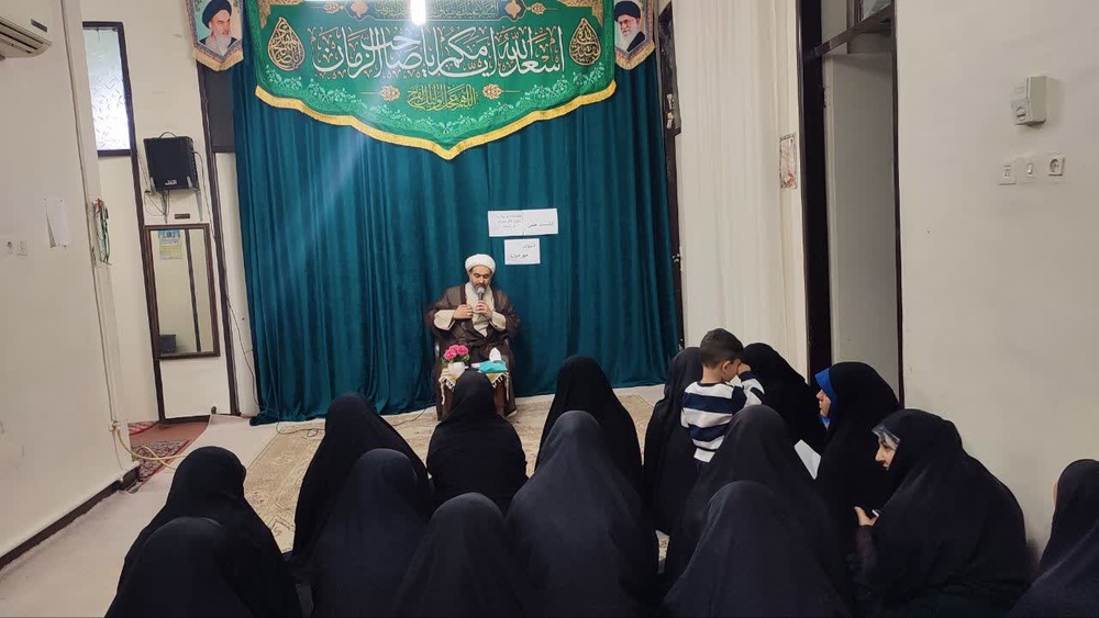 حوزه علمیه باشگاه توانمندسازی روح و فکر افراد است