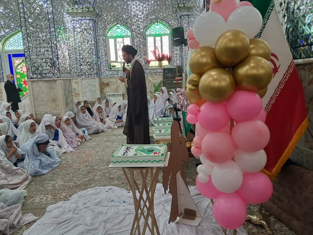 برگزاری جشن تکلیف دختران اتباع در اردکان